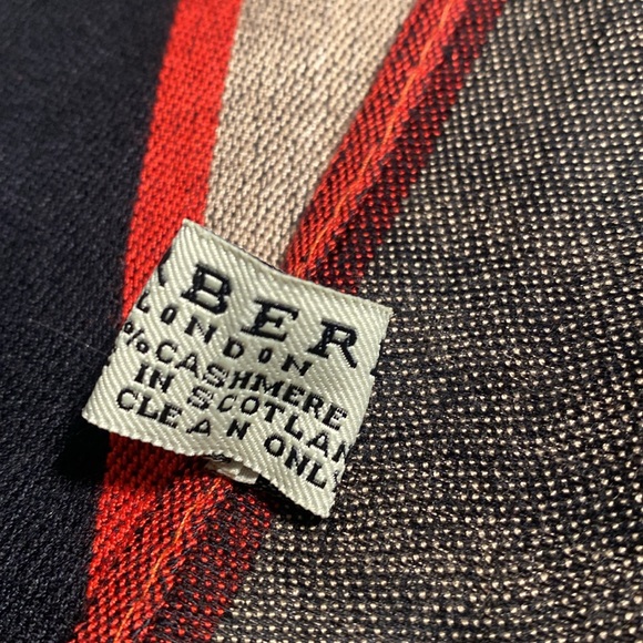 Burberry Cashmere Scarf - Picture 3 of 4